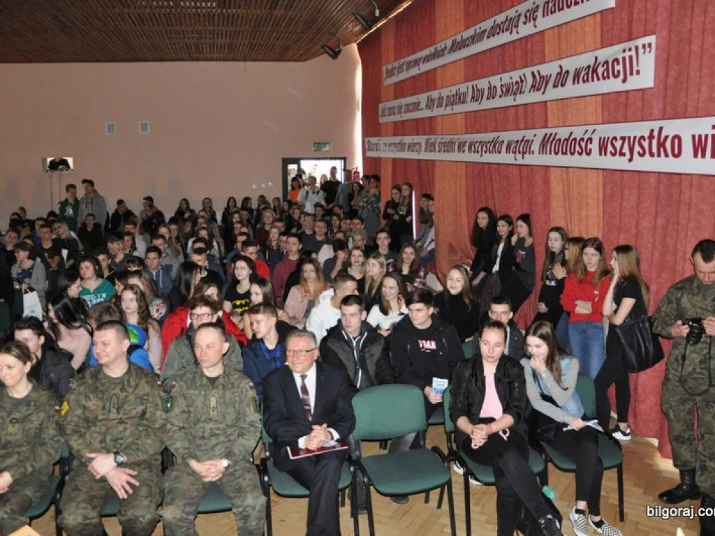 Kolejny dzień otwarty w I LO im. ONZ (FOTO)
