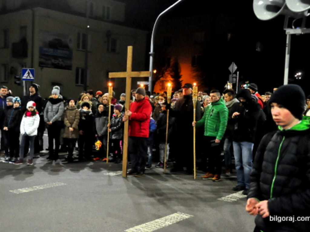 Droga krzyżowa ulicami Biłgoraja (FOTO)