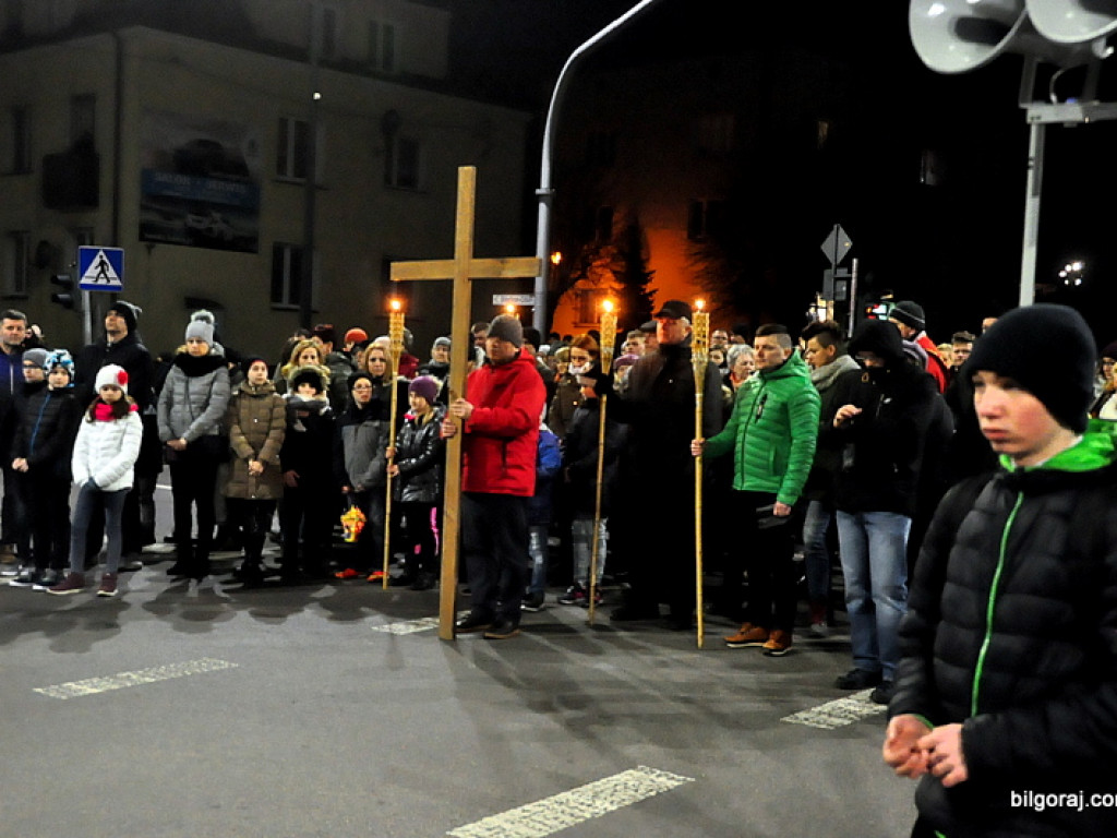 Droga krzyżowa ulicami Biłgoraja (FOTO)