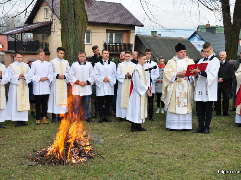 Nie ma Go tu, a jednak Obecny! Wielka Sobota (FOTO)