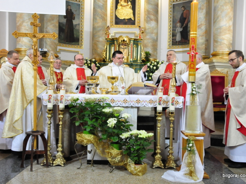 Nie ma Go tu, a jednak Obecny! Wielka Sobota (FOTO)