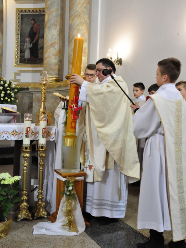 Nie ma Go tu, a jednak Obecny! Wielka Sobota (FOTO)