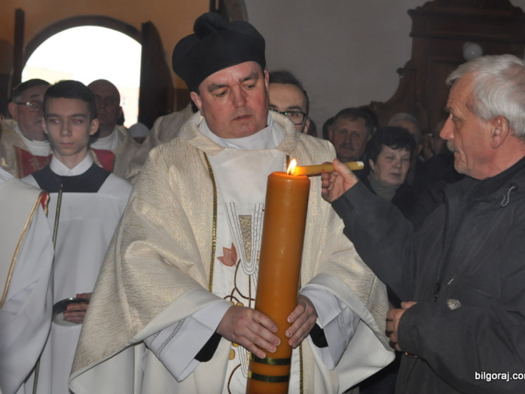 Nie ma Go tu, a jednak Obecny! Wielka Sobota (FOTO)
