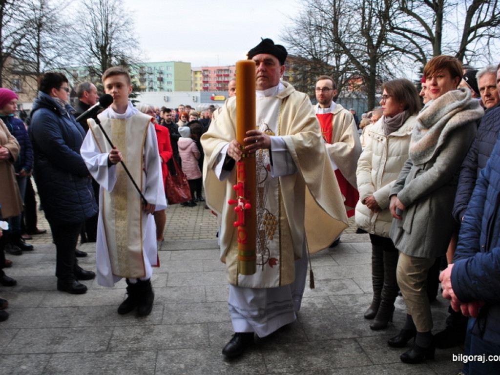 Nie ma Go tu, a jednak Obecny! Wielka Sobota (FOTO)