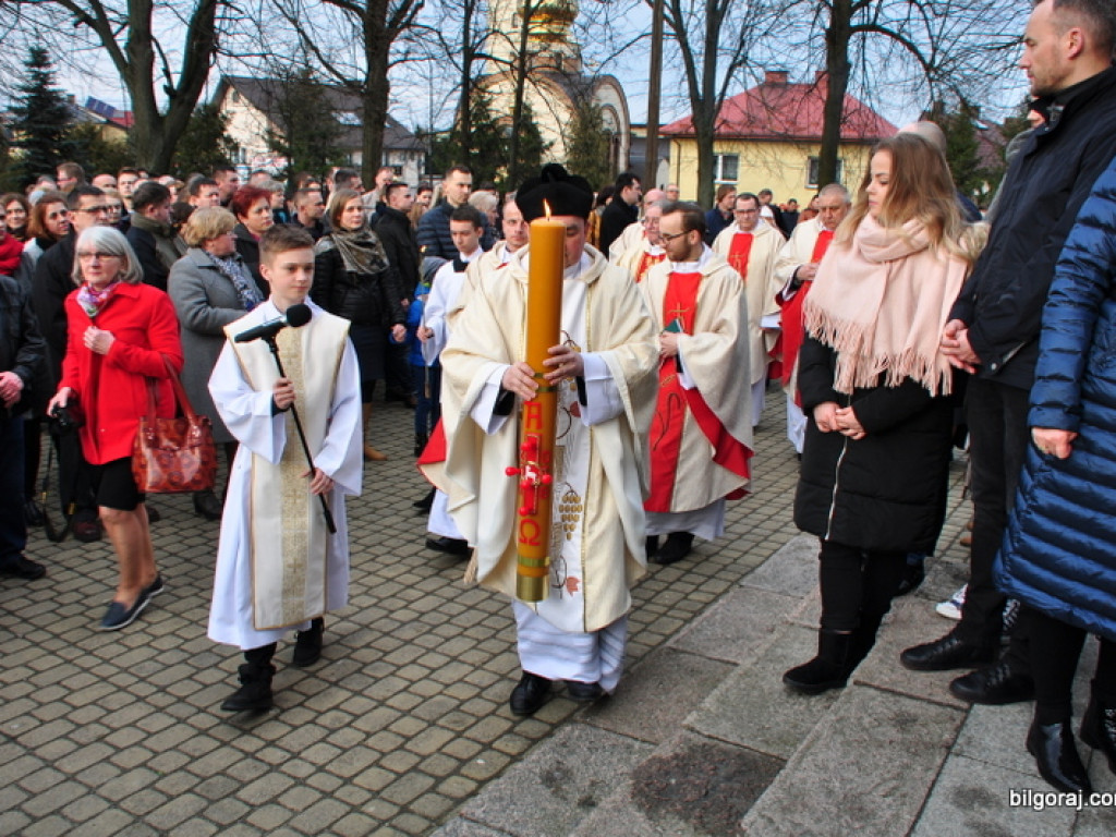 Nie ma Go tu, a jednak Obecny! Wielka Sobota (FOTO)