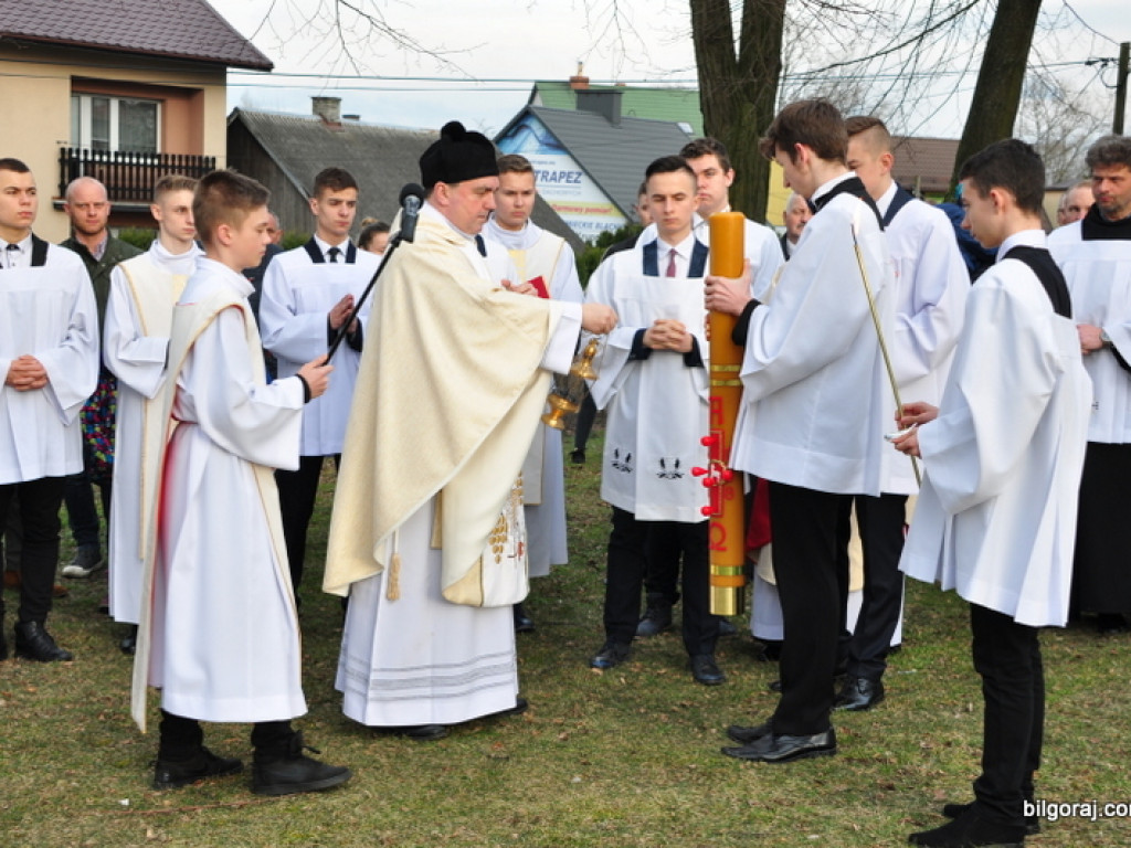 Nie ma Go tu, a jednak Obecny! Wielka Sobota (FOTO)