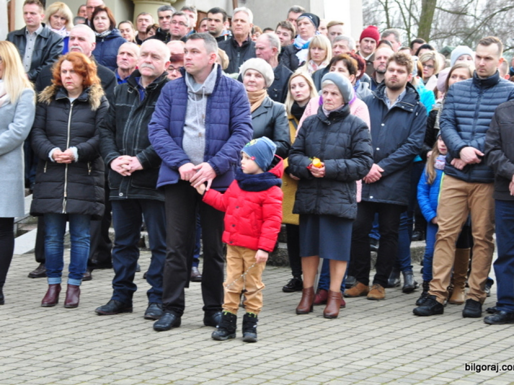Nie ma Go tu, a jednak Obecny! Wielka Sobota (FOTO)