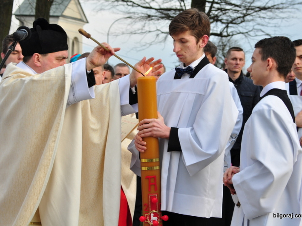 Nie ma Go tu, a jednak Obecny! Wielka Sobota (FOTO)