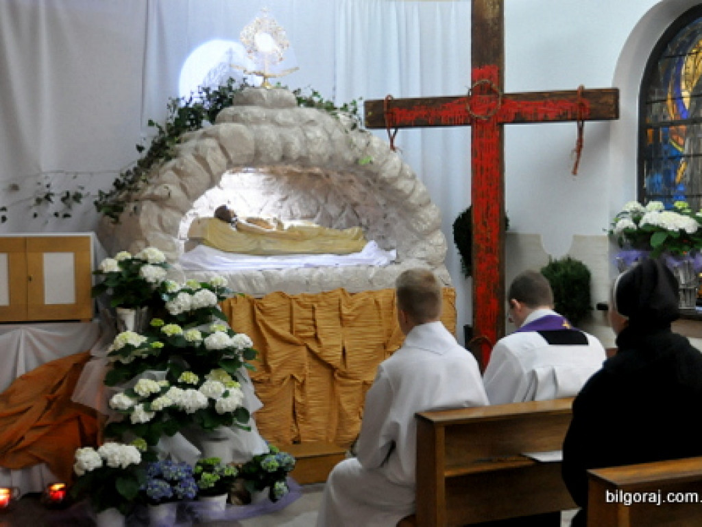 Ciemnice i Groby Pańskie w naszych świątyniach (FOTO)