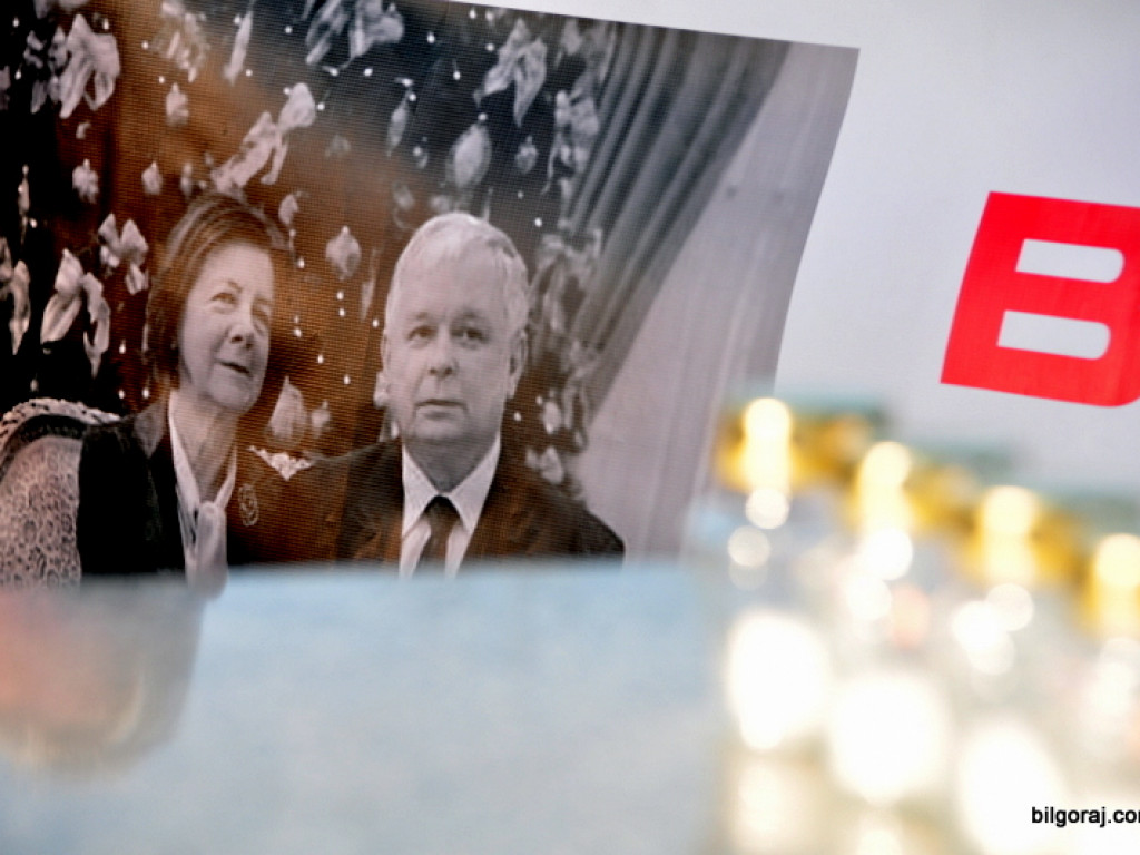 Biłgoraj pamięta o ofiarach zbrodni katyńskiej i ofiarach katastrofy Smoleńskiej (FOTO)
