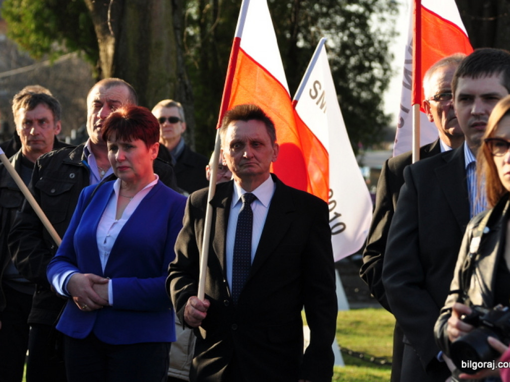 Biłgoraj pamięta o ofiarach zbrodni katyńskiej i ofiarach katastrofy Smoleńskiej (FOTO)