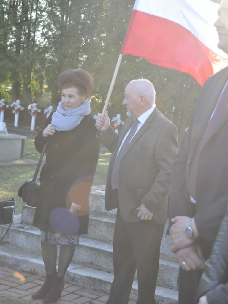 Biłgoraj pamięta o ofiarach zbrodni katyńskiej i ofiarach katastrofy Smoleńskiej (FOTO)