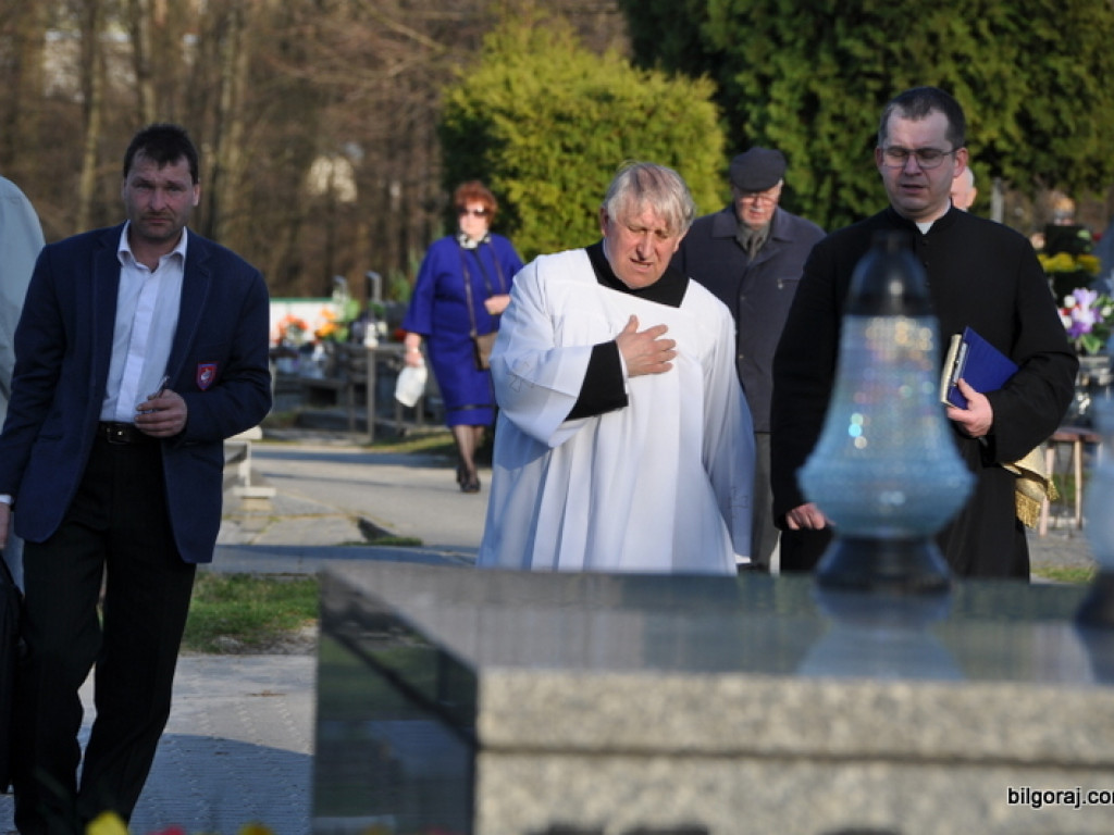 Biłgoraj pamięta o ofiarach zbrodni katyńskiej i ofiarach katastrofy Smoleńskiej (FOTO)