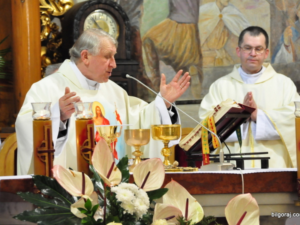 Biłgoraj pamięta o ofiarach zbrodni katyńskiej i ofiarach katastrofy Smoleńskiej (FOTO)