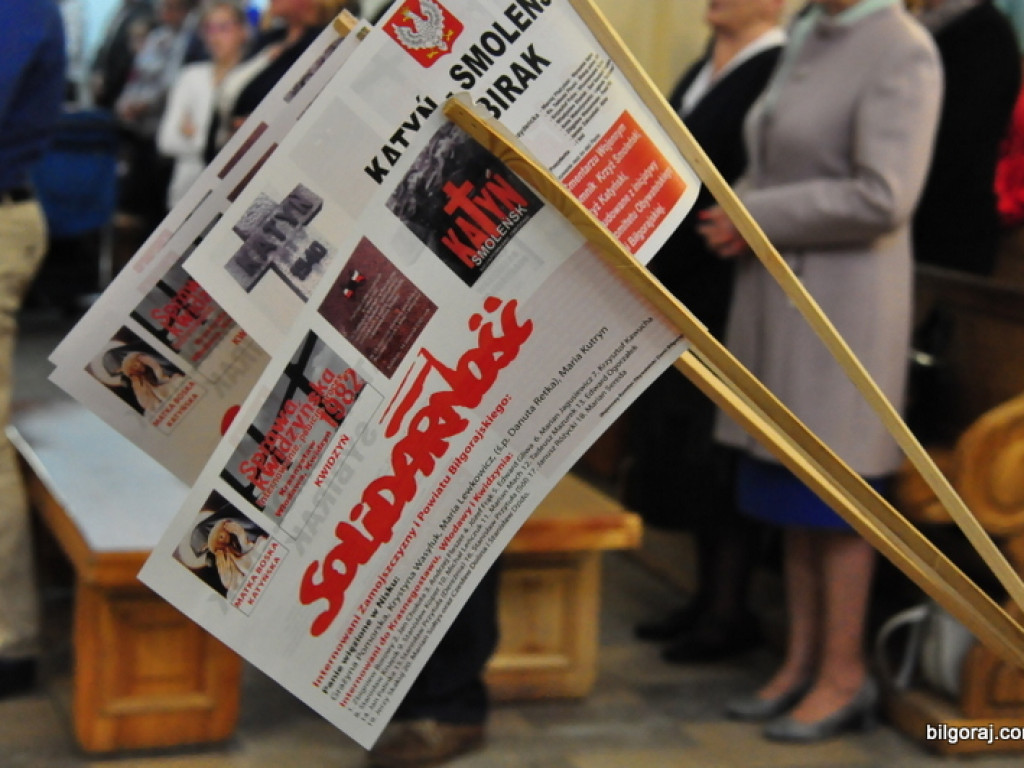 Biłgoraj pamięta o ofiarach zbrodni katyńskiej i ofiarach katastrofy Smoleńskiej (FOTO)