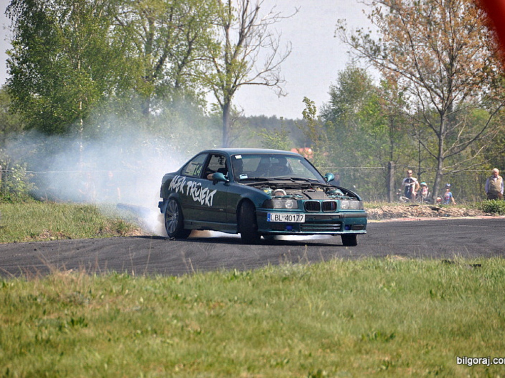 Driftingowe szaleństwo na biłgorajskim Autodromie (FOTO)