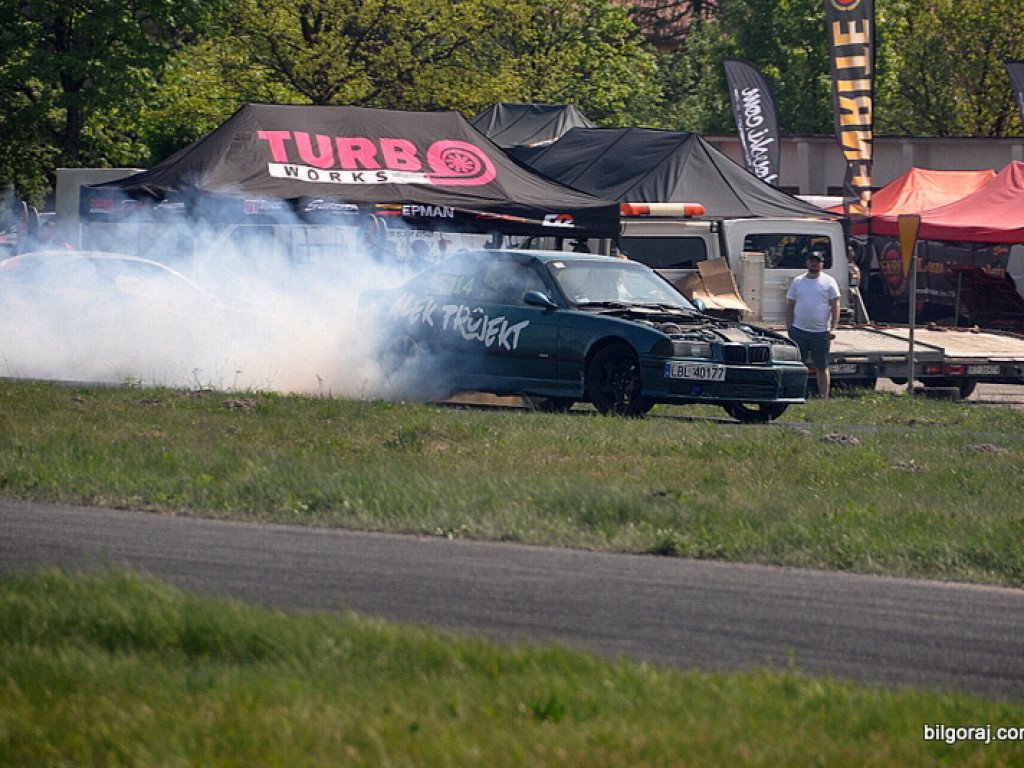Driftingowe szaleństwo na biłgorajskim Autodromie (FOTO)