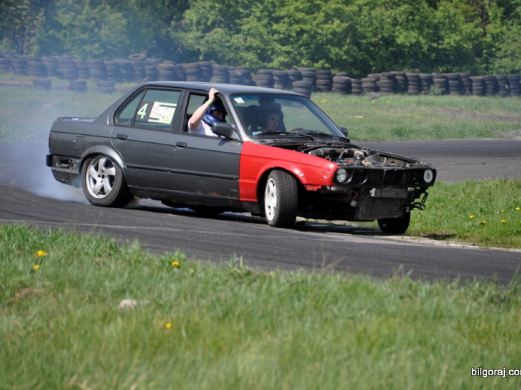 Driftingowe szaleństwo na biłgorajskim Autodromie (FOTO)