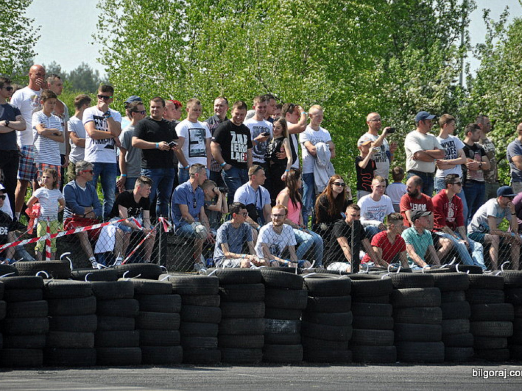 Driftingowe szaleństwo na biłgorajskim Autodromie (FOTO)