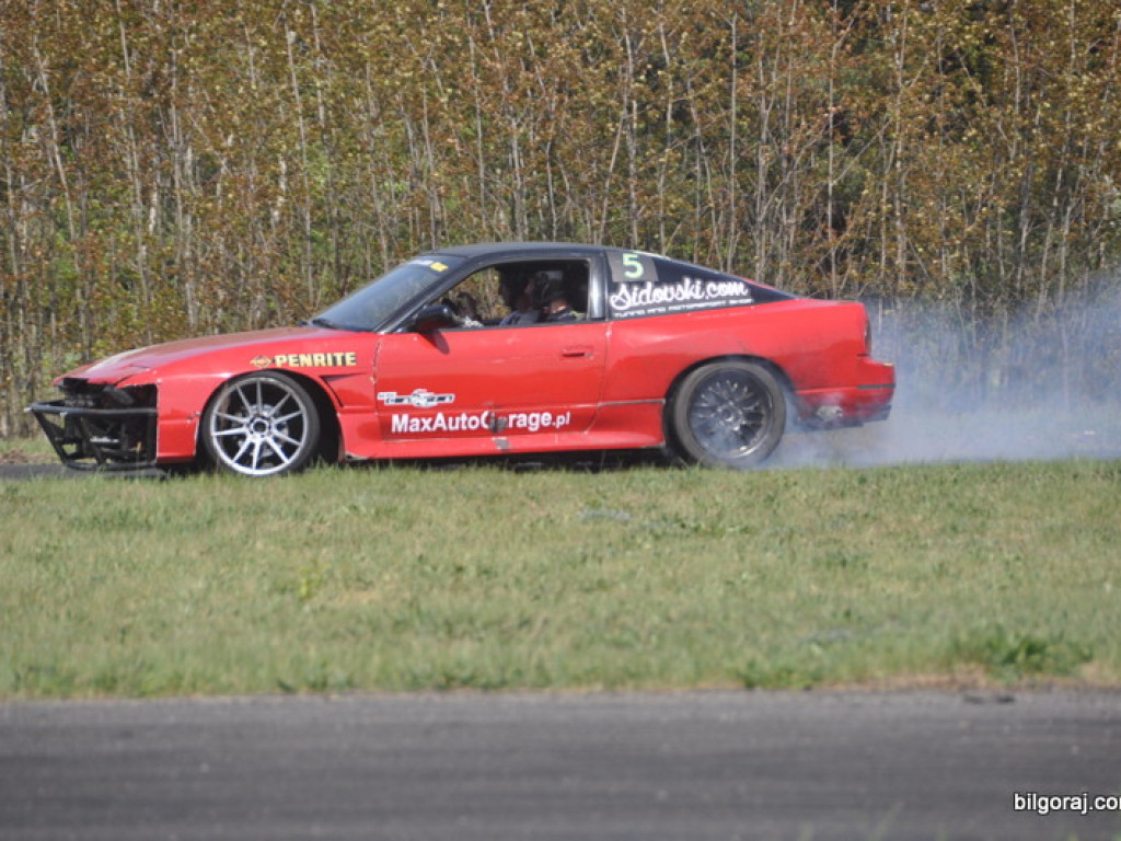 Driftingowe szaleństwo na biłgorajskim Autodromie (FOTO)