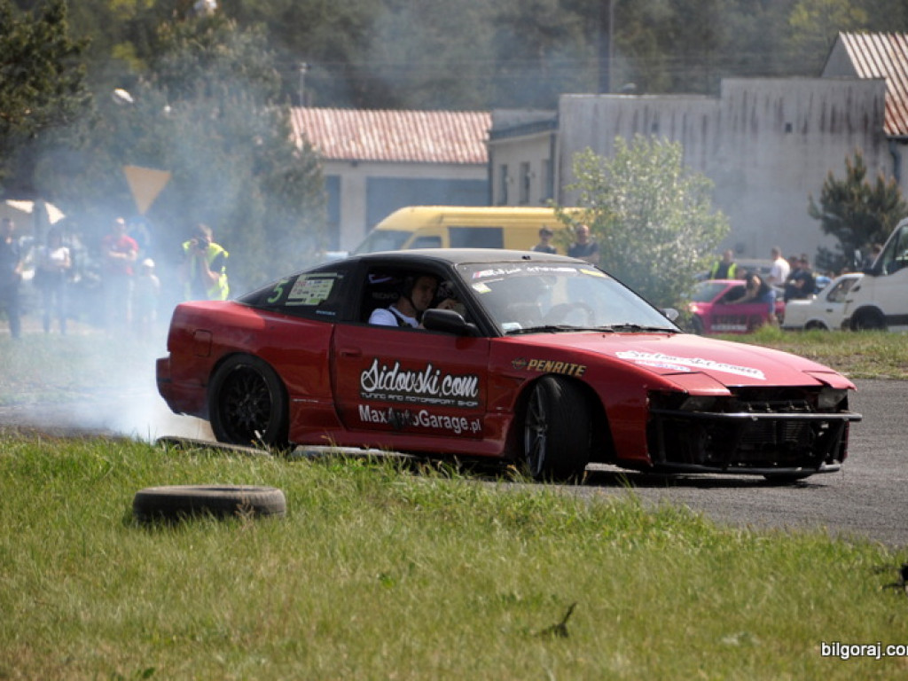 Driftingowe szaleństwo na biłgorajskim Autodromie (FOTO)