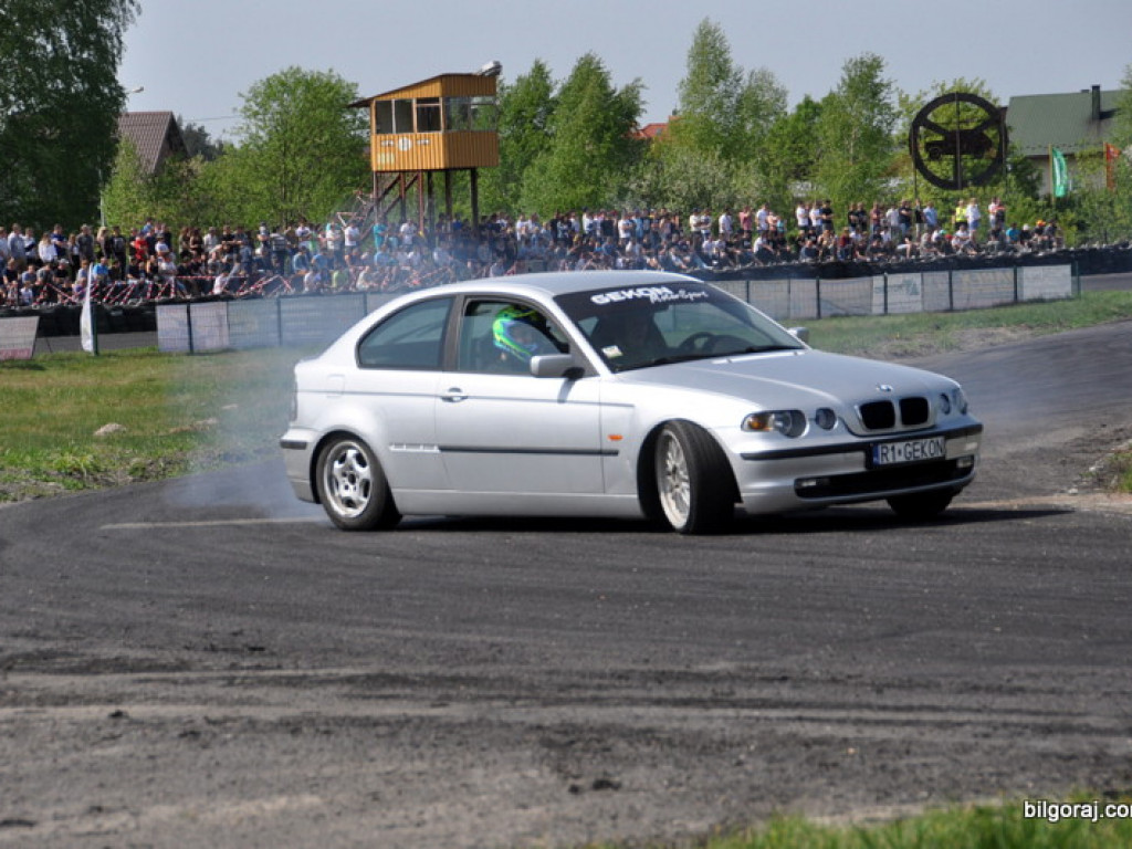 Driftingowe szaleństwo na biłgorajskim Autodromie (FOTO)