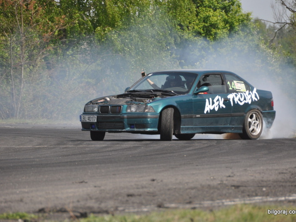 Driftingowe szaleństwo na biłgorajskim Autodromie (FOTO)