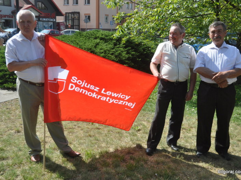 1 Maja Święto Pracy - biłgorajska lewica pod pomnikiem Józefa Dechnika (FOTO)