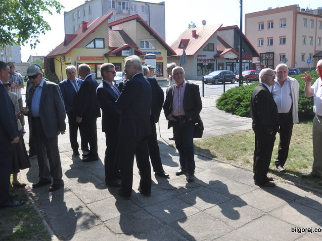 1 Maja Święto Pracy - biłgorajska lewica pod pomnikiem Józefa Dechnika (FOTO)