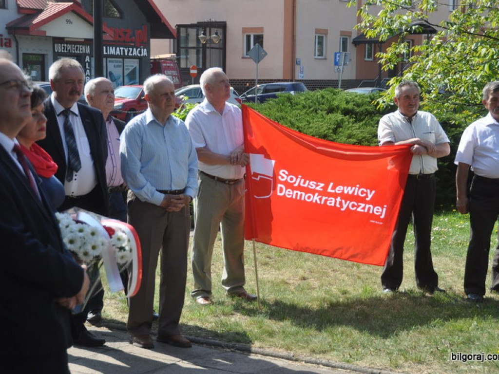 1 Maja Święto Pracy - biłgorajska lewica pod pomnikiem Józefa Dechnika (FOTO)
