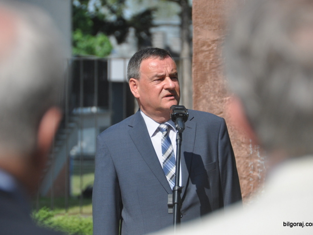 1 Maja Święto Pracy - biłgorajska lewica pod pomnikiem Józefa Dechnika (FOTO)