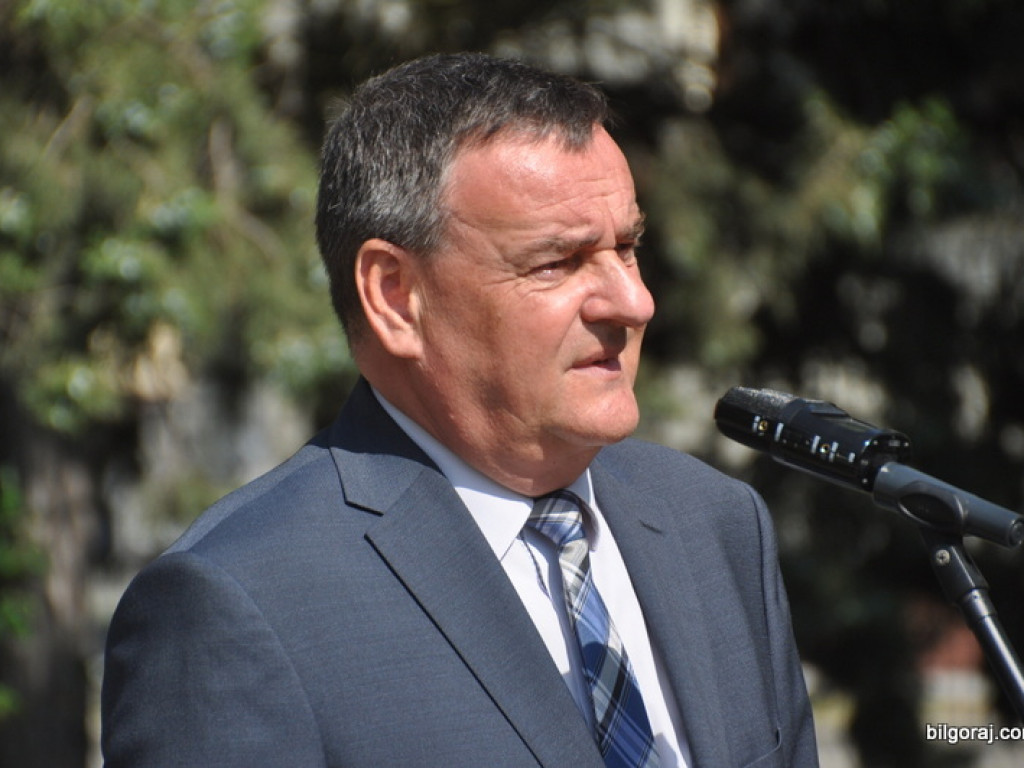 1 Maja Święto Pracy - biłgorajska lewica pod pomnikiem Józefa Dechnika (FOTO)
