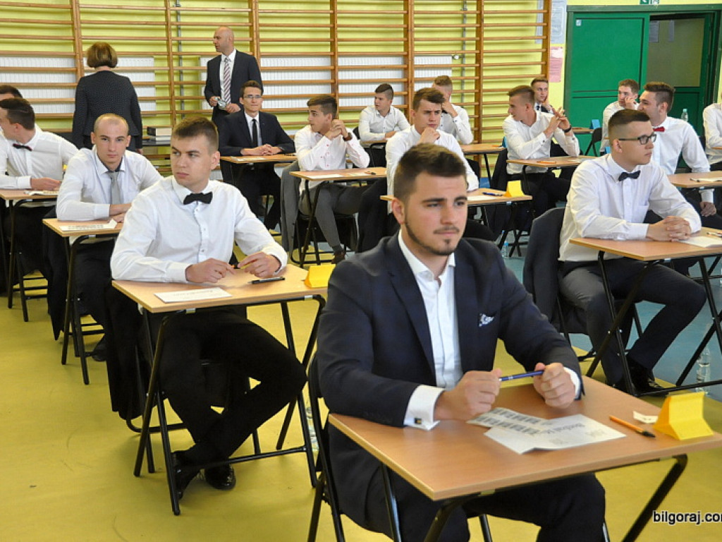 Ruszyły matury. Dziś język polski (FOTO)