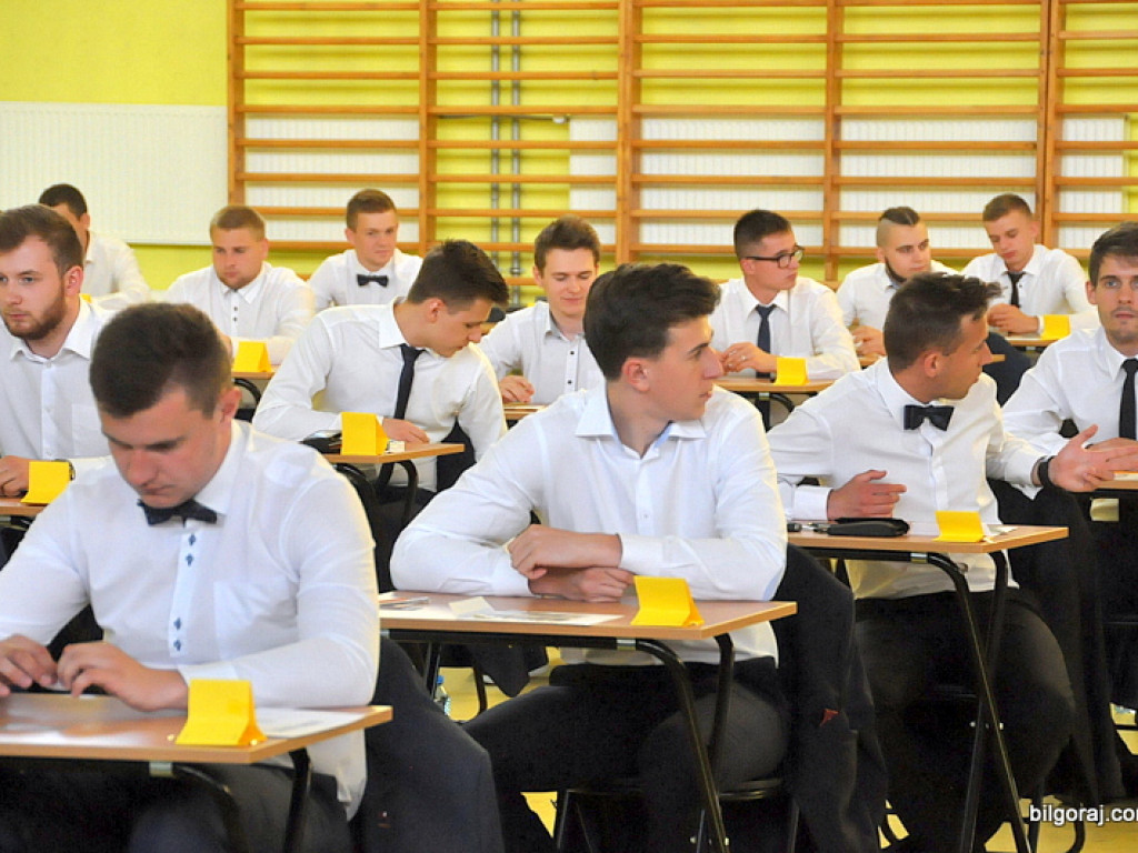 Ruszyły matury. Dziś język polski (FOTO)