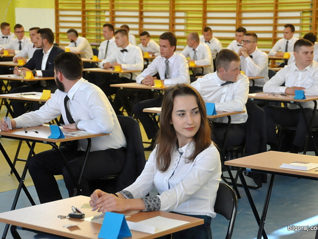 Ruszyły matury. Dziś język polski (FOTO)