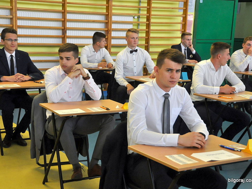 Ruszyły matury. Dziś język polski (FOTO)