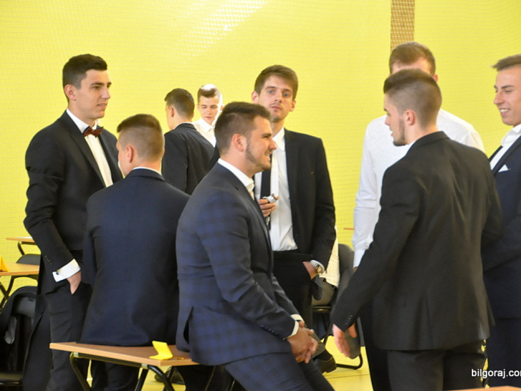 Ruszyły matury. Dziś język polski (FOTO)