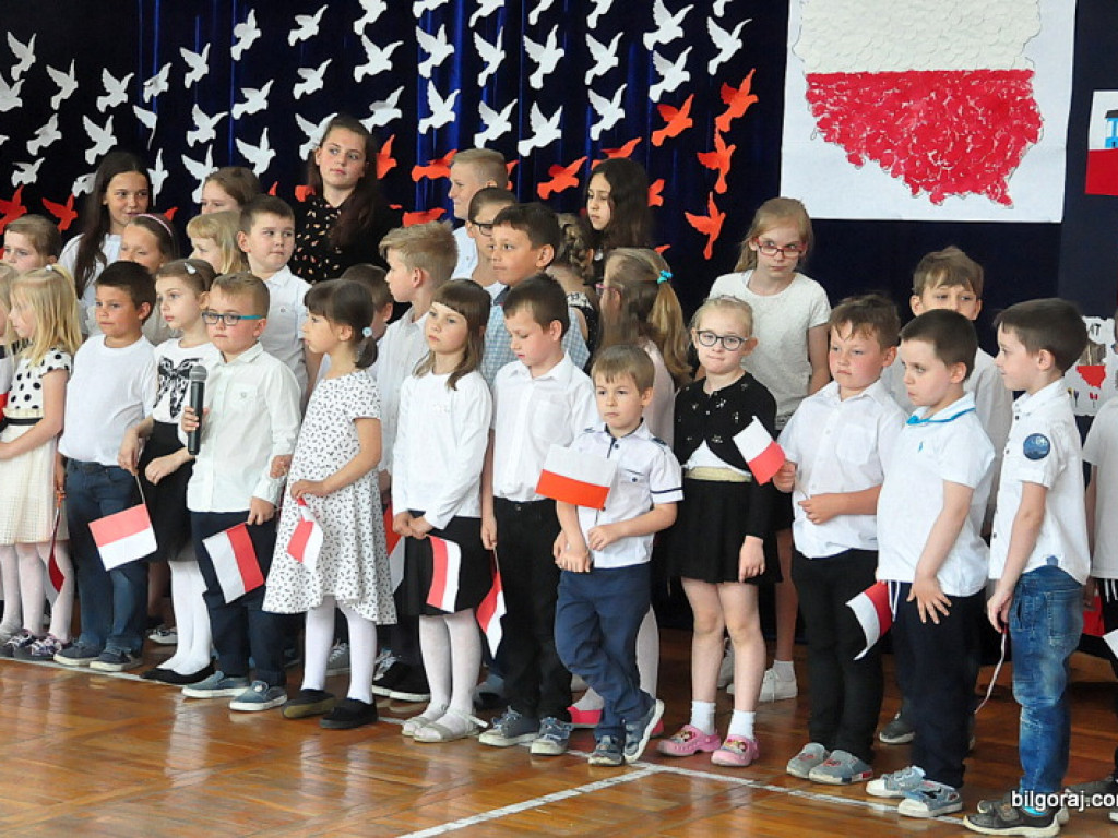 Na pamiątkę 100-lecia odzyskania niepodległości posadzili dąb (FOTO)