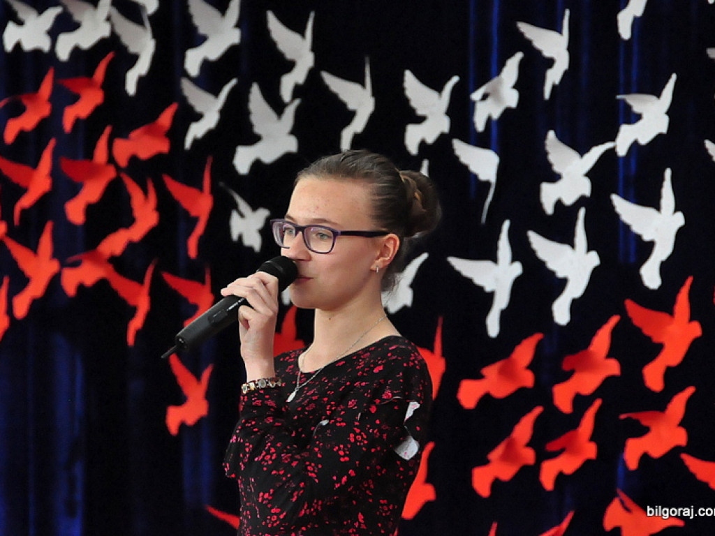 Na pamiątkę 100-lecia odzyskania niepodległości posadzili dąb (FOTO)
