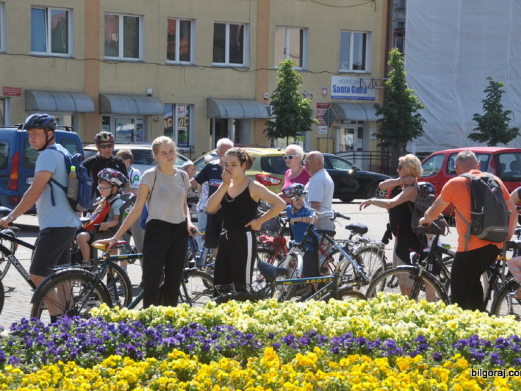 Rodzinnie rowerem i pieszo (FOTO)
