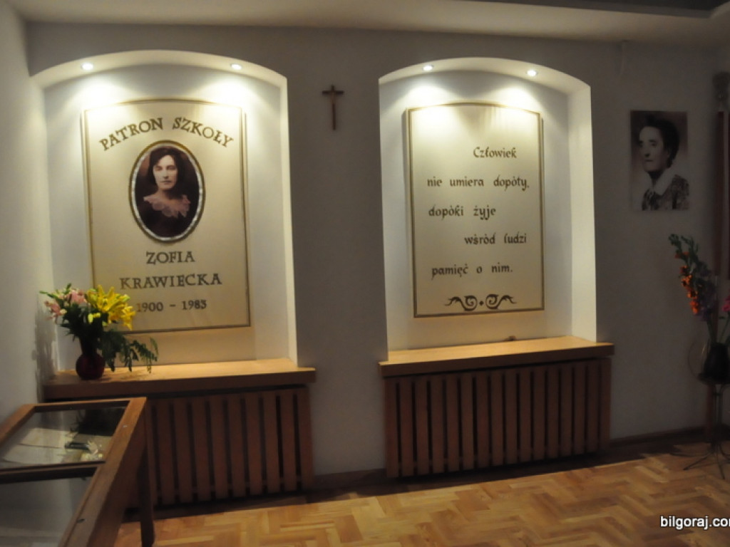 Sztandar dla Szkoły Podstawowej w Majdanie Starym (FOTO)
