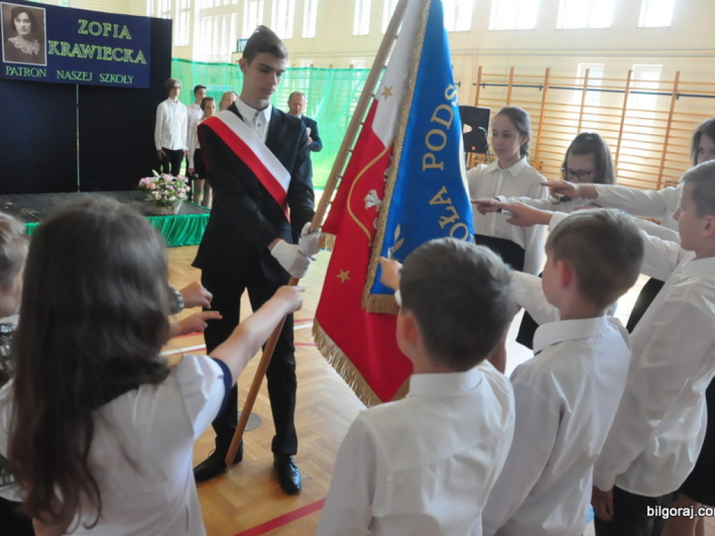 Sztandar dla Szkoły Podstawowej w Majdanie Starym (FOTO)