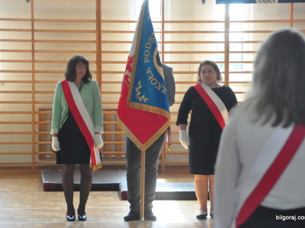 Sztandar dla Szkoły Podstawowej w Majdanie Starym (FOTO)