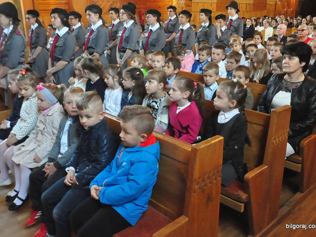 Sztandar dla Szkoły Podstawowej w Majdanie Starym (FOTO)
