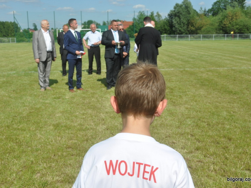 Nowe boiska, plac do ćwiczeń i siłownia zewnętrzna w Gminie Tarnogród i Łukowa. Uroczystego otwarcia dokonał wiceminister Stawiarski (FOTO)