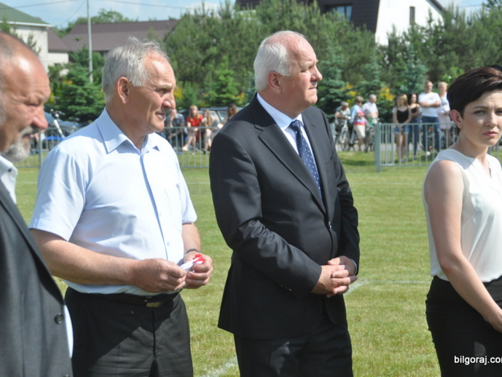 Nowe boiska, plac do ćwiczeń i siłownia zewnętrzna w Gminie Tarnogród i Łukowa. Uroczystego otwarcia dokonał wiceminister Stawiarski (FOTO)