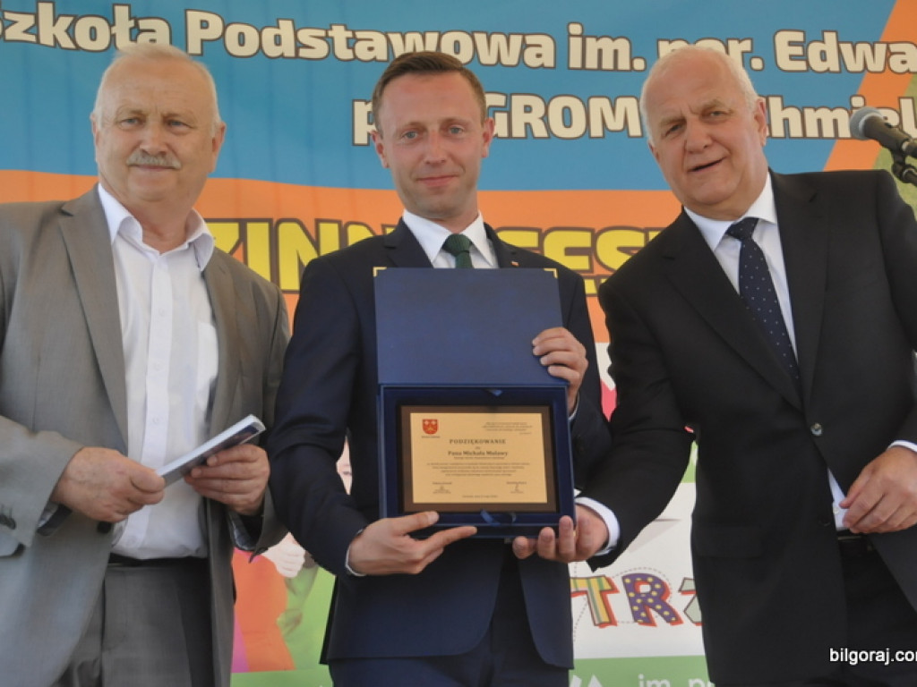 Nowe boiska, plac do ćwiczeń i siłownia zewnętrzna w Gminie Tarnogród i Łukowa. Uroczystego otwarcia dokonał wiceminister Stawiarski (FOTO)