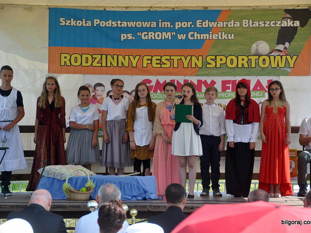Nowe boiska, plac do ćwiczeń i siłownia zewnętrzna w Gminie Tarnogród i Łukowa. Uroczystego otwarcia dokonał wiceminister Stawiarski (FOTO)
