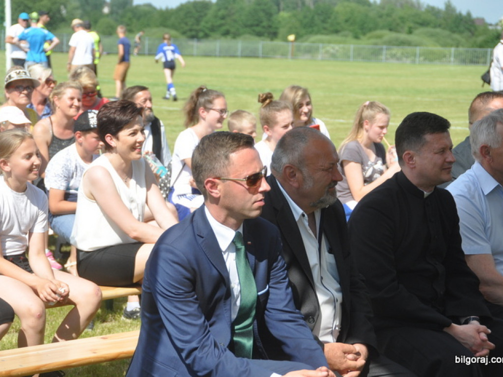 Nowe boiska, plac do ćwiczeń i siłownia zewnętrzna w Gminie Tarnogród i Łukowa. Uroczystego otwarcia dokonał wiceminister Stawiarski (FOTO)