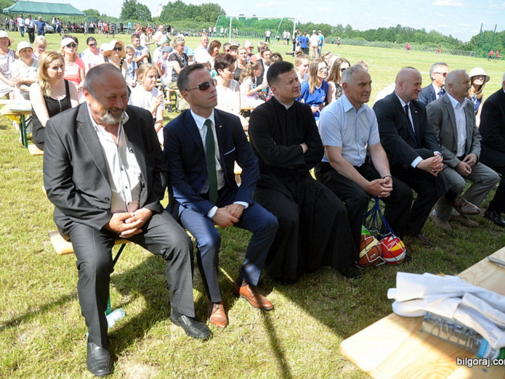 Nowe boiska, plac do ćwiczeń i siłownia zewnętrzna w Gminie Tarnogród i Łukowa. Uroczystego otwarcia dokonał wiceminister Stawiarski (FOTO)